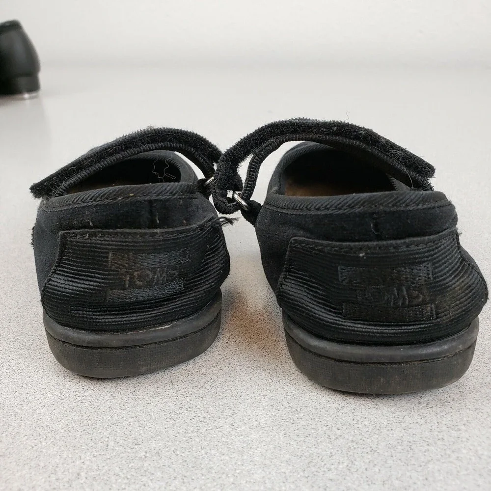 Toms girls black